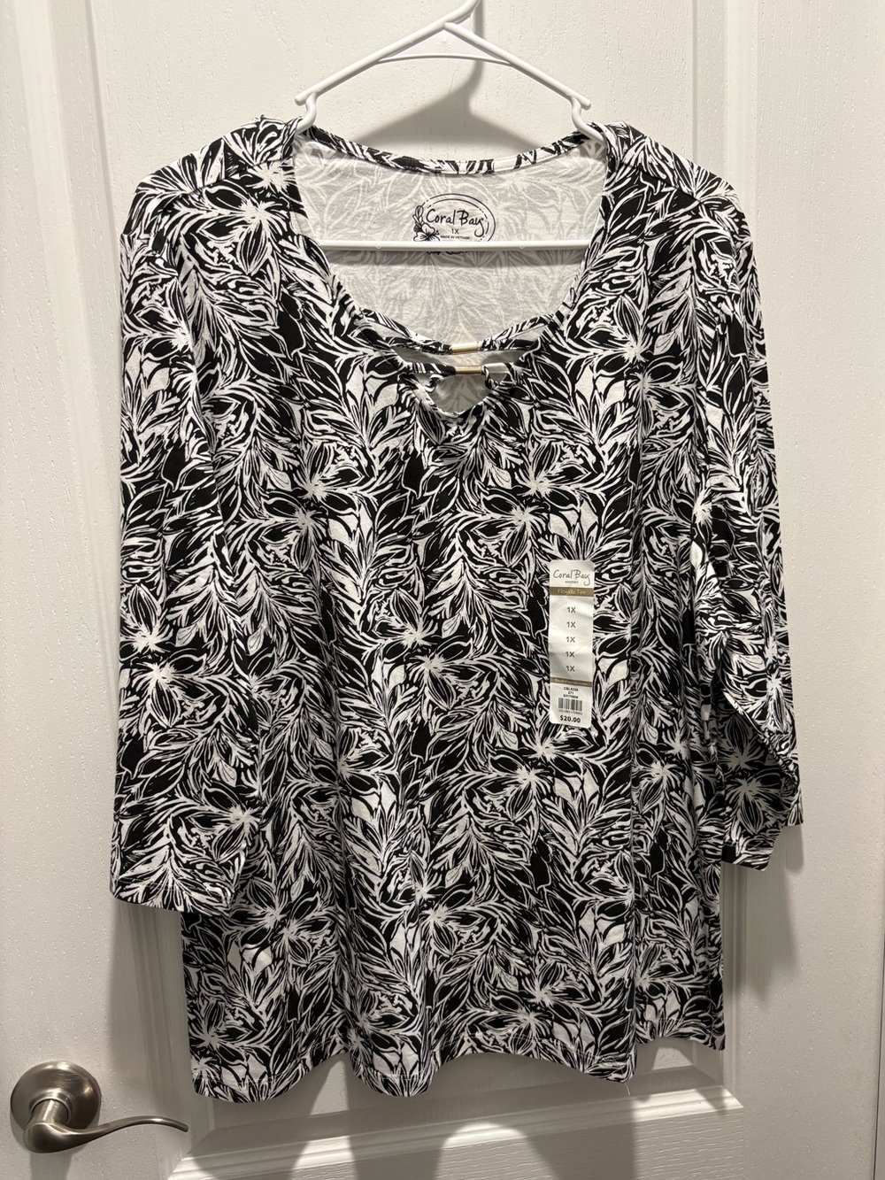 Coral Bay Black & White Leaf-Print Scoop Neck Blouse 3/4 Sleeve